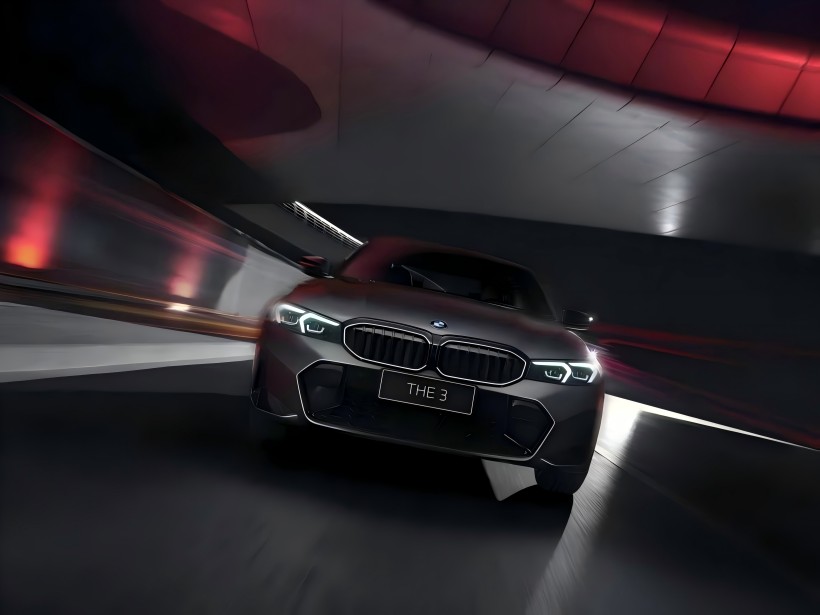BMW 3 시리즈 50th Anniversary Limited Edition의 공식 이미지가 발표되었습니다. 2,500대로 제한되고 독점적 인 페인트 작업 등이 장착되어 있습니다.