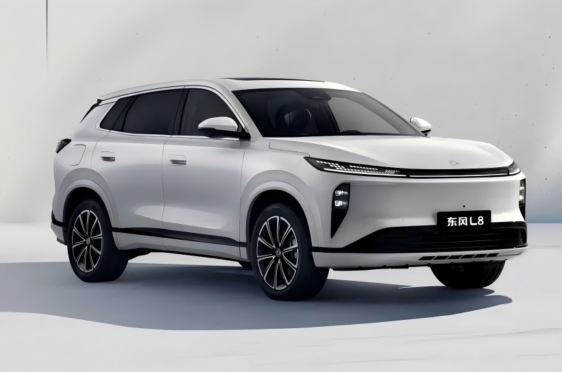 Dongfeng Fengshen L8의 공식 외관 사진이 공개되었습니다. 둥펑 마하(Dongfeng Maha) 하이브리드 시스템을 탑재하고 2025년 중반 출시 예정이다.